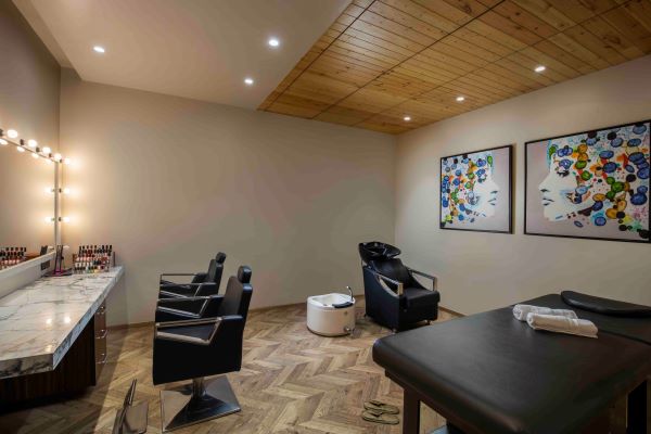 Home Salon: Elevating Personal Care and Wellness