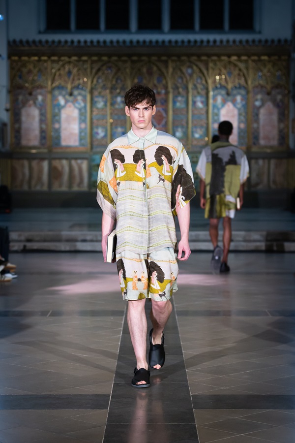 Aarti Vijay Gupta Showcased Postcard from Kashmir collection using LIVA Reviva at London Fashion Week 2024