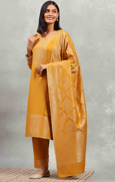 Celebrate Christmas and New Year in effortless style with Rangriti’s festive collection